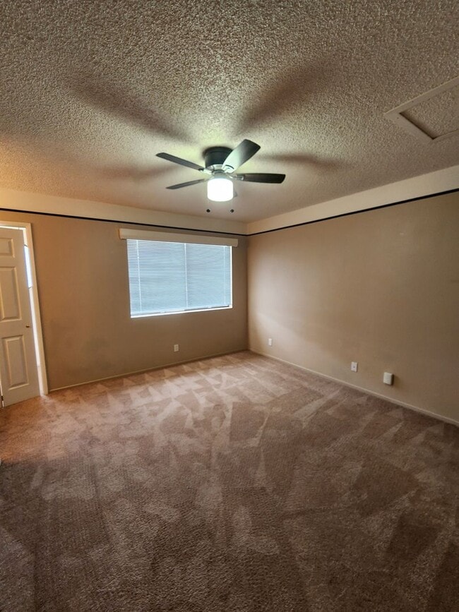 Building Photo - Tri-Level 2 Bed, 1.5 Condo in Oceano- Trash Included!