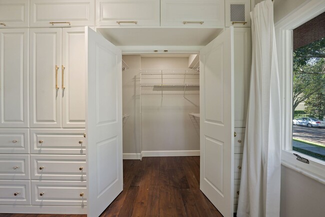 Building Photo - Beautiful, one-of-a-kind Park Avenue COndo