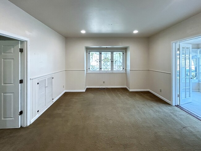 Building Photo - 2109 Alder St