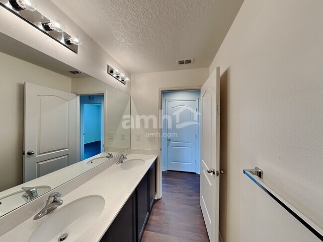 Building Photo - 812 Chatham Walk Dr