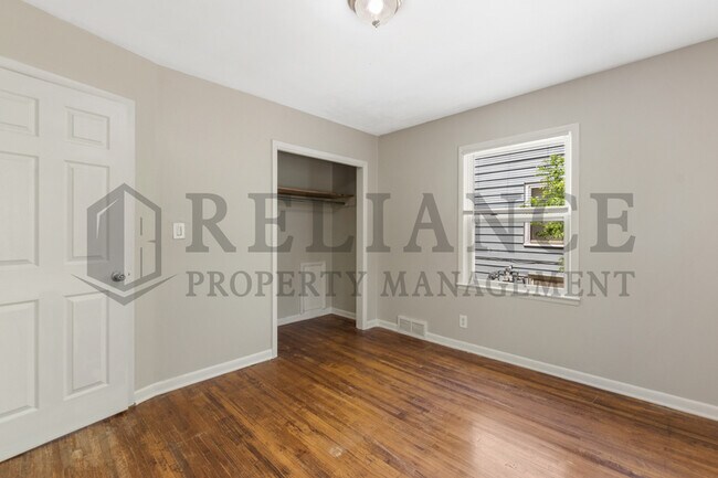 Building Photo - 1122 S Quentin St