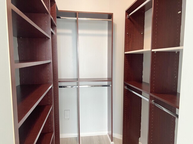 Building Photo - 3020 NE 32nd Ave