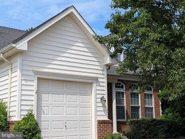 Building Photo - 44476 Livonia Terrace