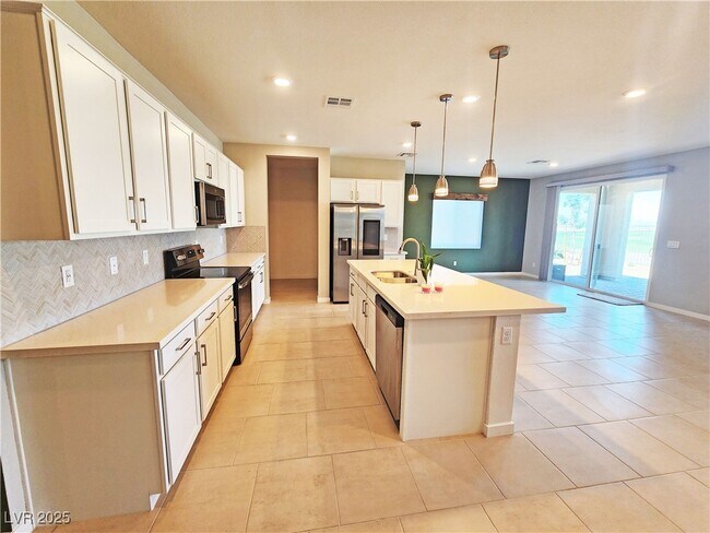 Building Photo - 4096 E Cactus Cyn Dr