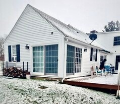 Building Photo - 286 Sharon Mountain Rd