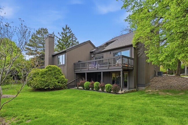 Building Photo - 18 Northwick Ct