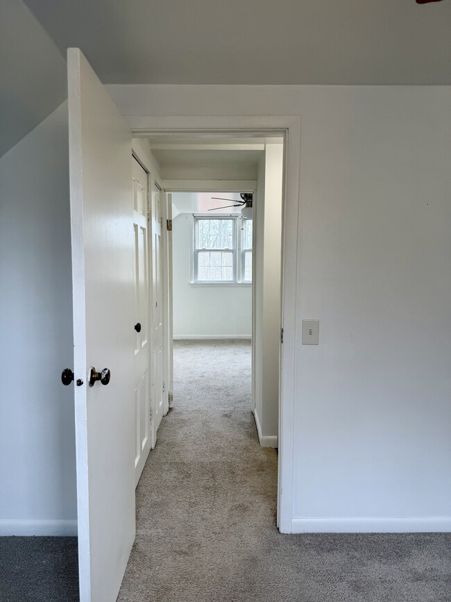 Building Photo - 432 Pepper St