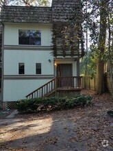 Building Photo - Three Lantern Lane