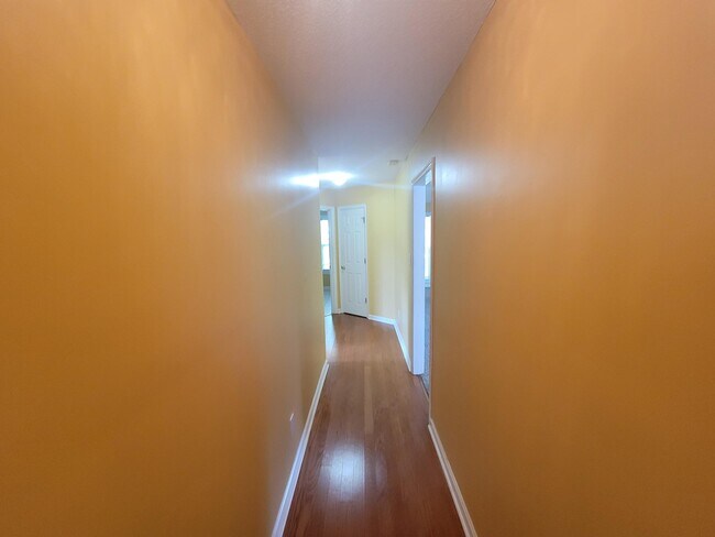 Building Photo - 4740 Waltons Cir