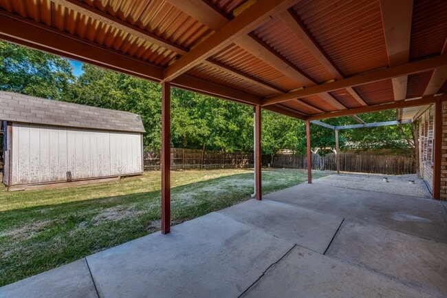 Building Photo - 5518 Heathercrest Dr