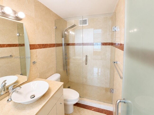 Building Photo - 825 Brickell Bay Dr