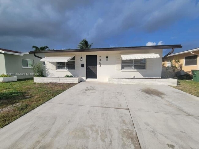 Building Photo - 7303 NW 57th Pl