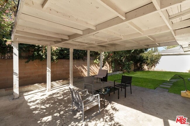 Building Photo - 6659 Amigo Ave