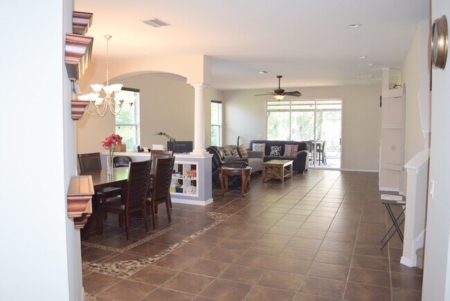 Building Photo - 7803 Blue Spring Dr