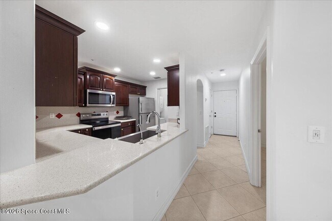 Building Photo - 7667 N Wickham Rd