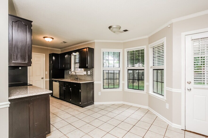 Building Photo - 4142 Hidden Fern Ln N