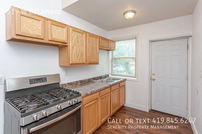 Building Photo - 519 W Delaware-