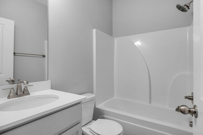 Building Photo - 300 Kara Ln