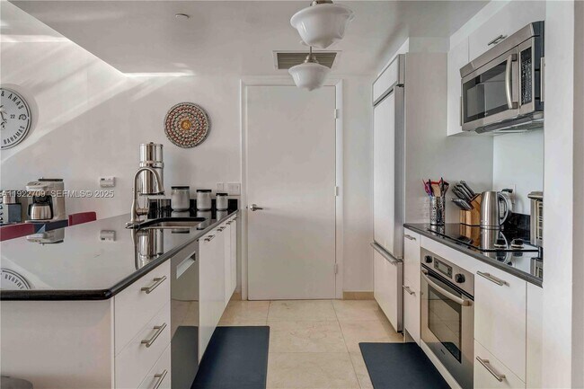 Building Photo - 50 Biscayne Blvd