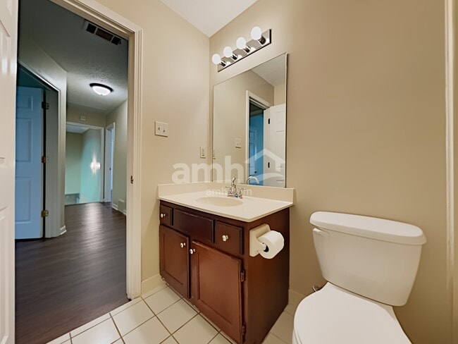 Building Photo - 6771 Oakmoor Cir S