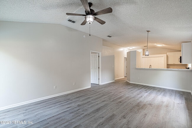 Building Photo - 286 Main St