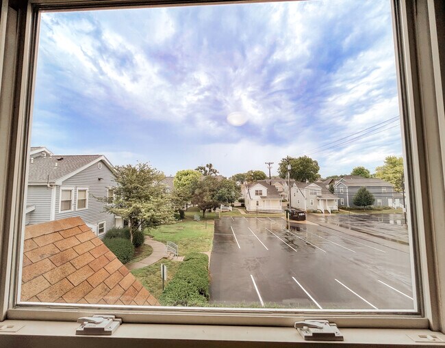 Building Photo - 222 Stonemill Rd