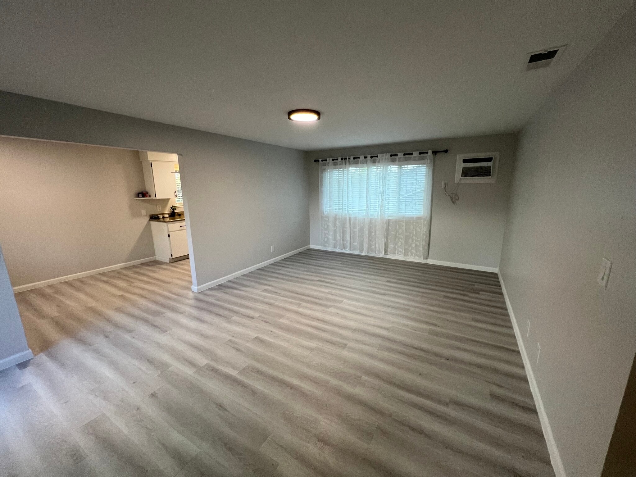 Building Photo - 661 Chemeketa Dr