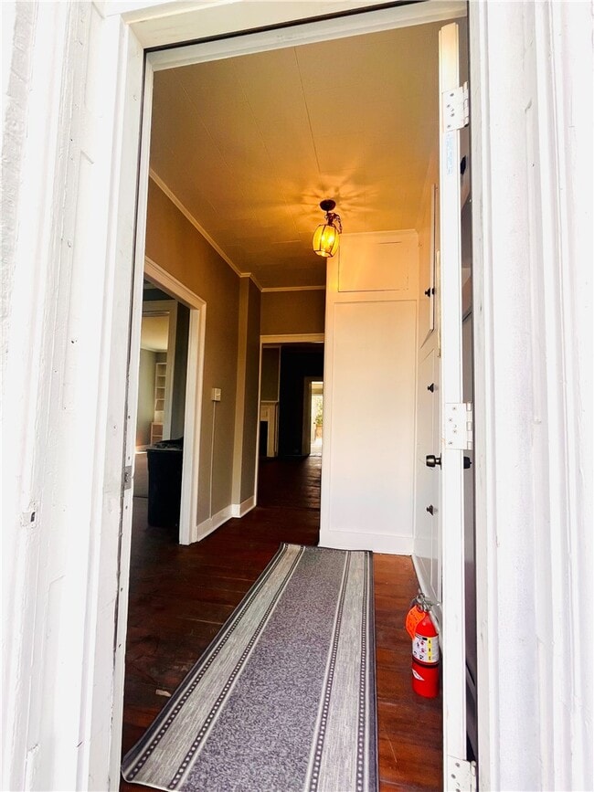 Building Photo - 114 E Main St