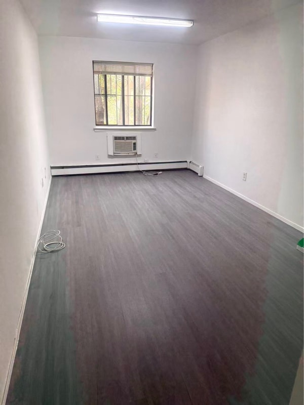 Building Photo - 132-36 Maple Ave