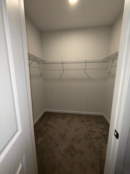 Building Photo - 2606 Middle Ave