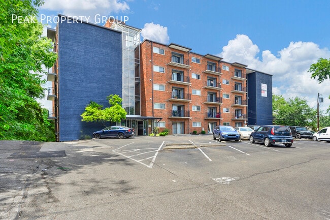 Building Photo - 2971 Deckebach Ave