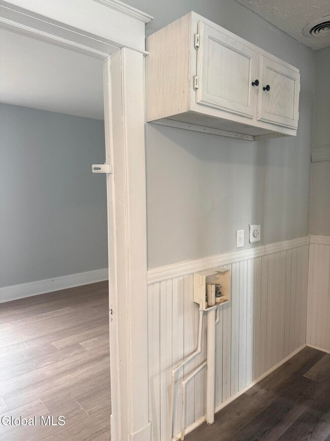 Building Photo - 49 Elizabeth St