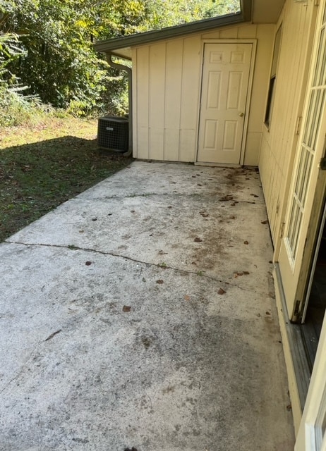 Building Photo - Live Oak Dr. / MDM Properties 1 LLC