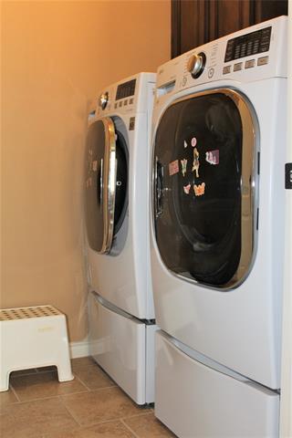 Building Photo - 4208 Comanche Dr