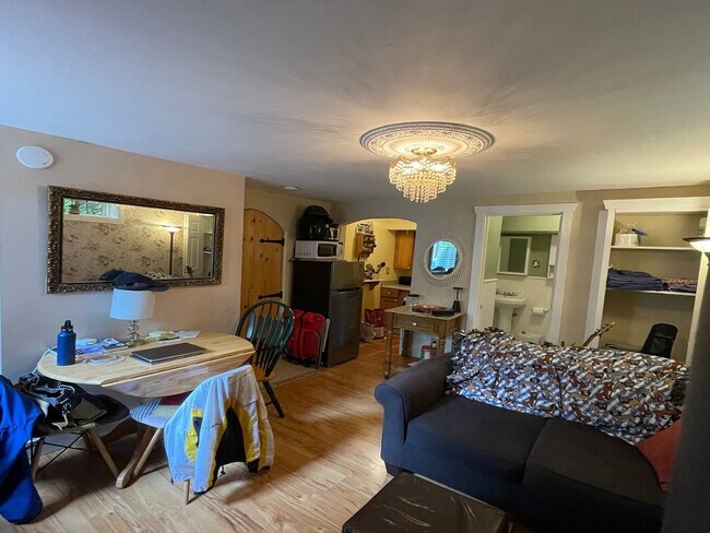 Building Photo - 8310 Stone Ave N