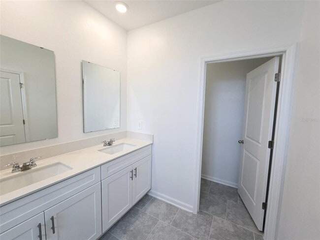 Building Photo - 7649 Stone Crk Trl