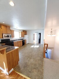 Building Photo - Spacious apartment! First Month FREE with 12 month lease!