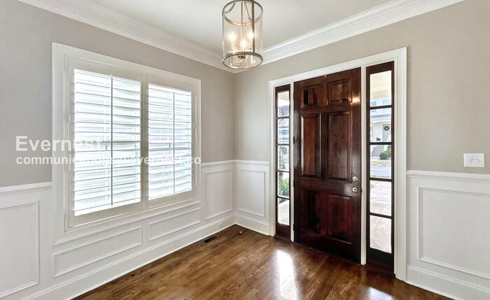 Building Photo - 147 Hobbs Dr