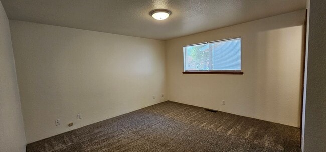 Building Photo - CHLLC2502.2