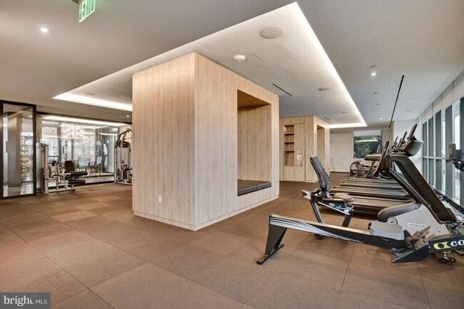 Building Photo - 1650 Silver Hill Dr