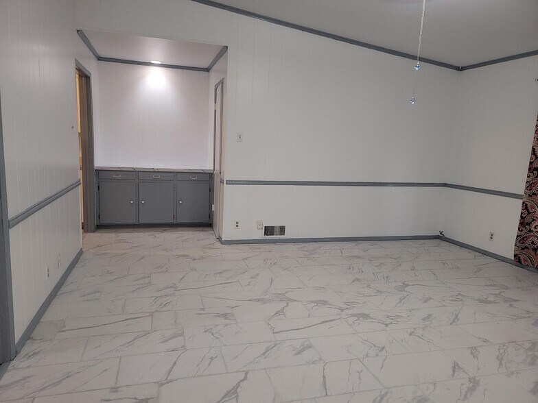 Building Photo - 7945 Habersham Ln