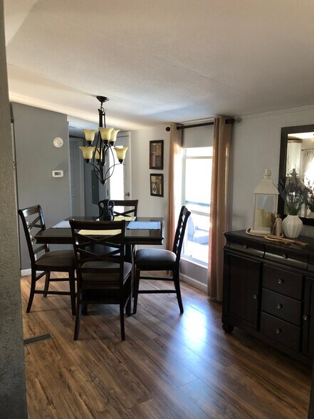 Dinner - 419 Kings Dr