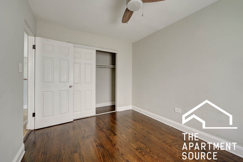 Building Photo - 1735 W Bryn Mawr Ave