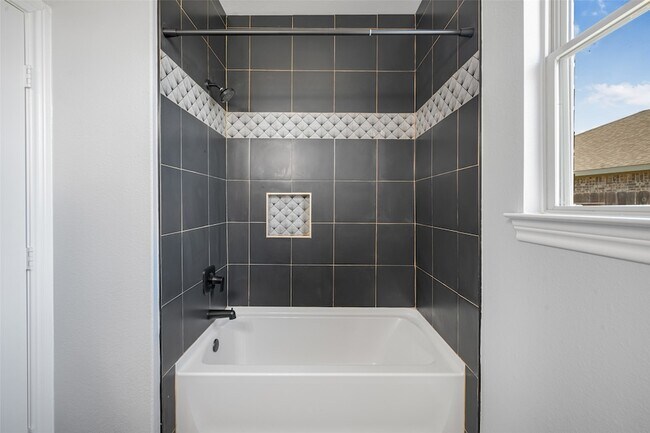 Building Photo - 11631 Darby Chase Trl