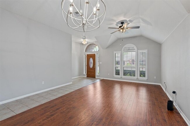 Building Photo - 901 Cashew Ln