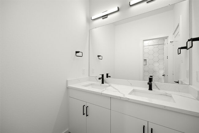 Building Photo - 2711 Sunrise Breeze Dr