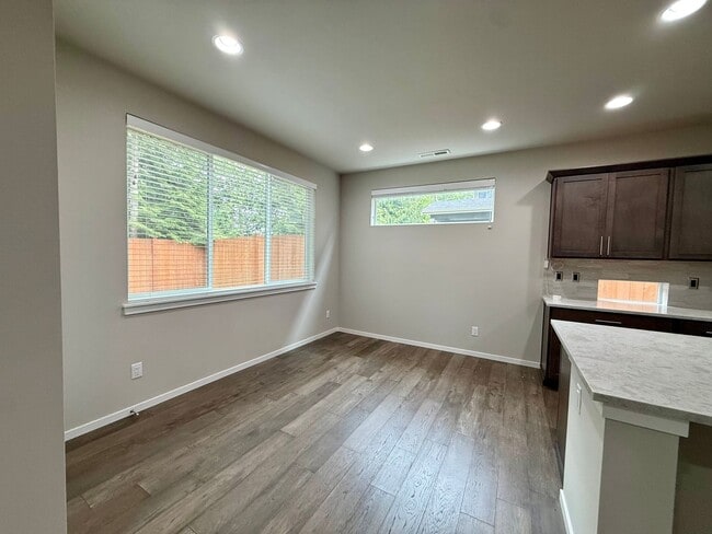 Building Photo - Renton Home