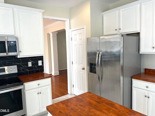 Building Photo - 1020 Delta River Way