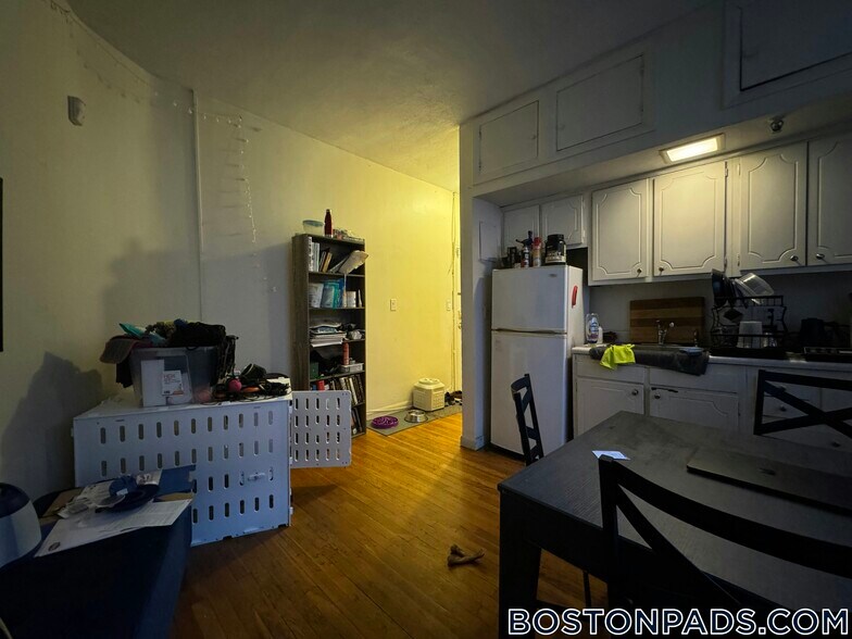 Building Photo - 384 Commonwealth Ave