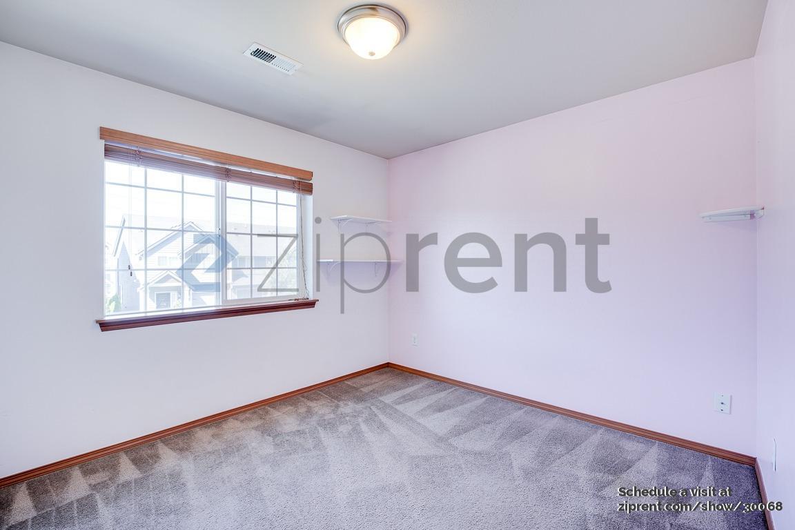 Building Photo - Unit